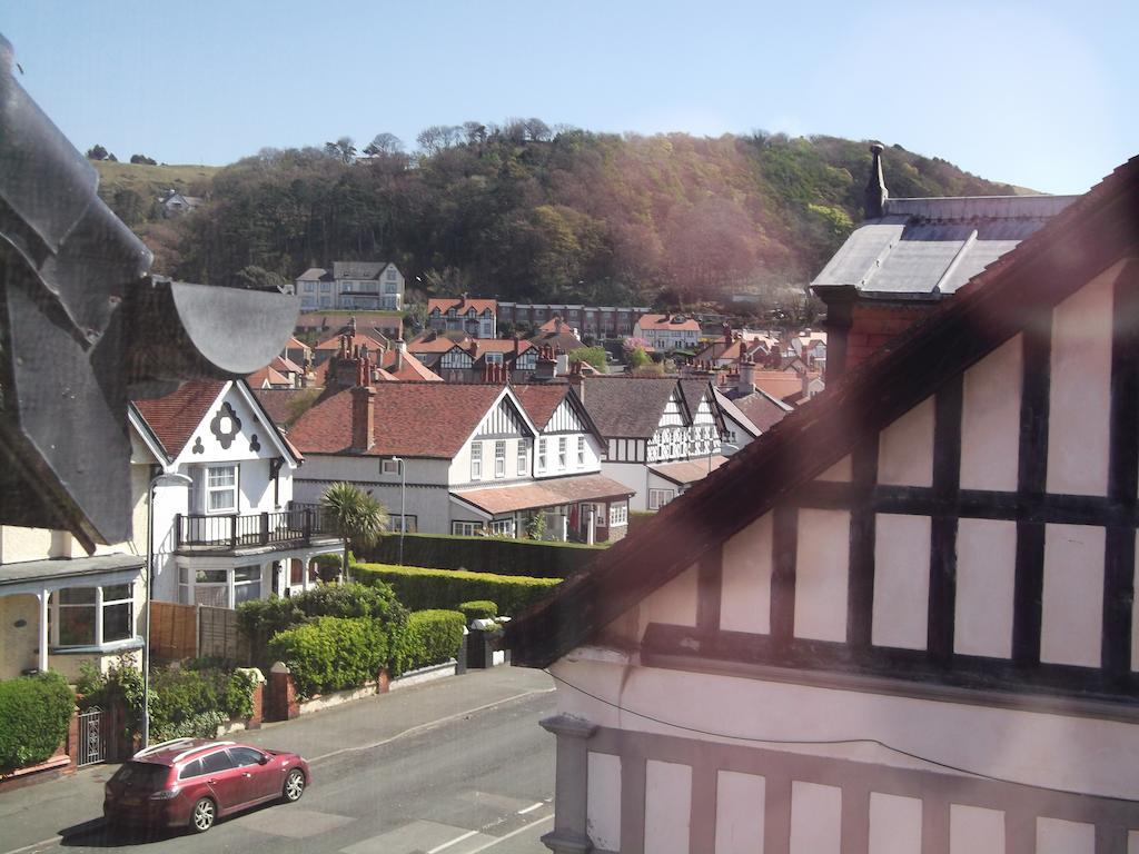 The Tilstone Guest House Llandudno Oda fotoğraf